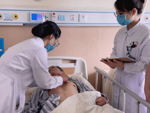 體驗換位思考，深化服務(wù)理念——市一院第二階段護(hù)理崗前培訓(xùn)聚焦服務(wù)優(yōu)化